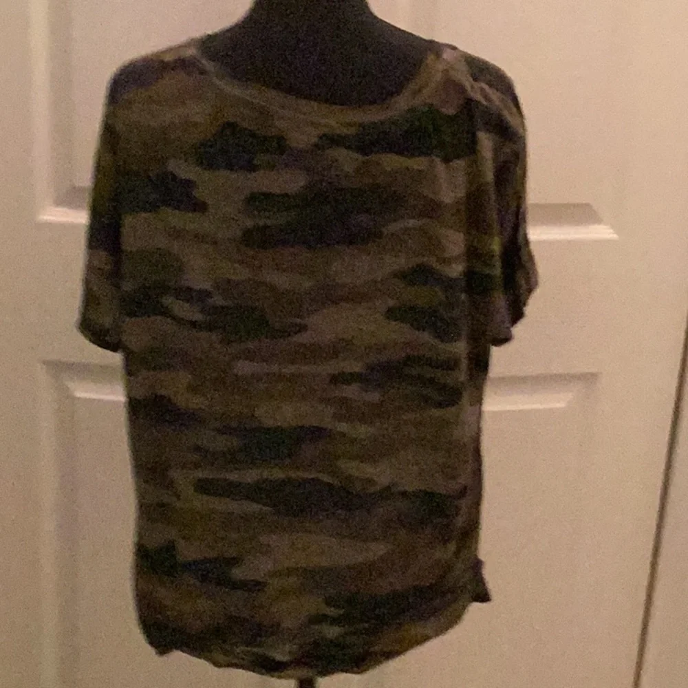 🖤NWOT Just Too FUN Lucky 🍀 Brand Size XXLARGE Camo Style Top Closet Must Have 🖤 - Picture 6 of 7